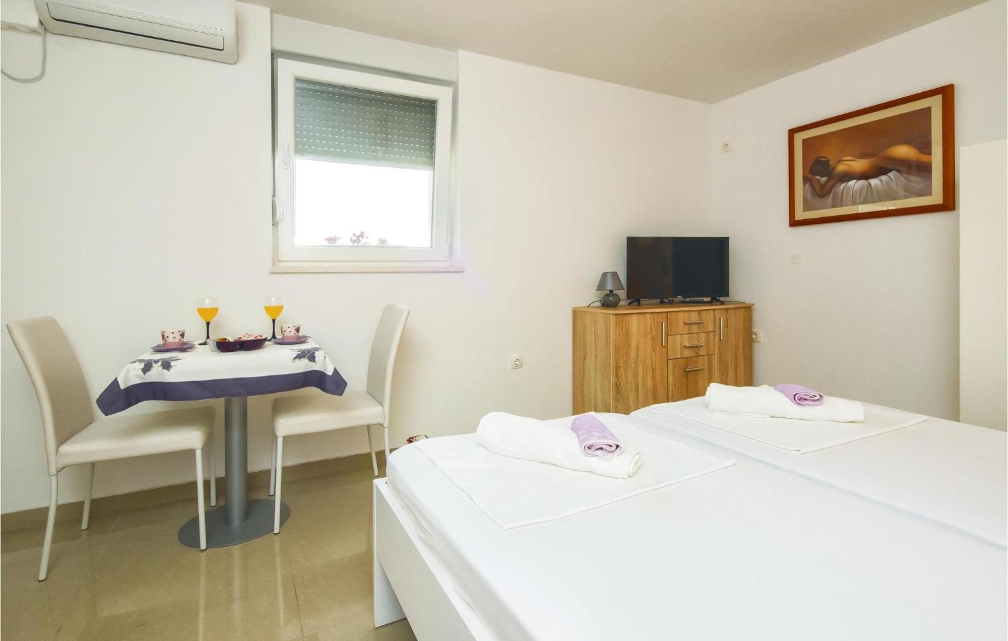 Nice Apartment In Mali Rat With Wifi Sumpetar Exteriör bild