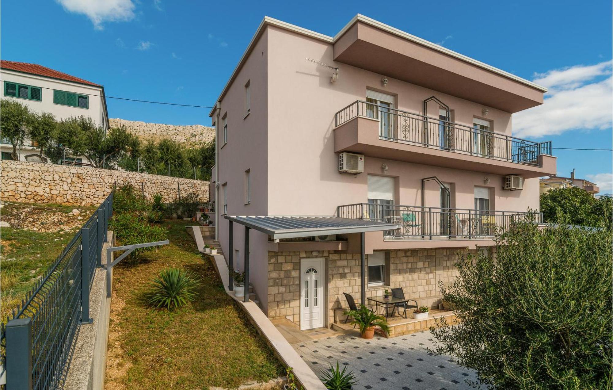 Nice Apartment In Mali Rat With Wifi Sumpetar Exteriör bild