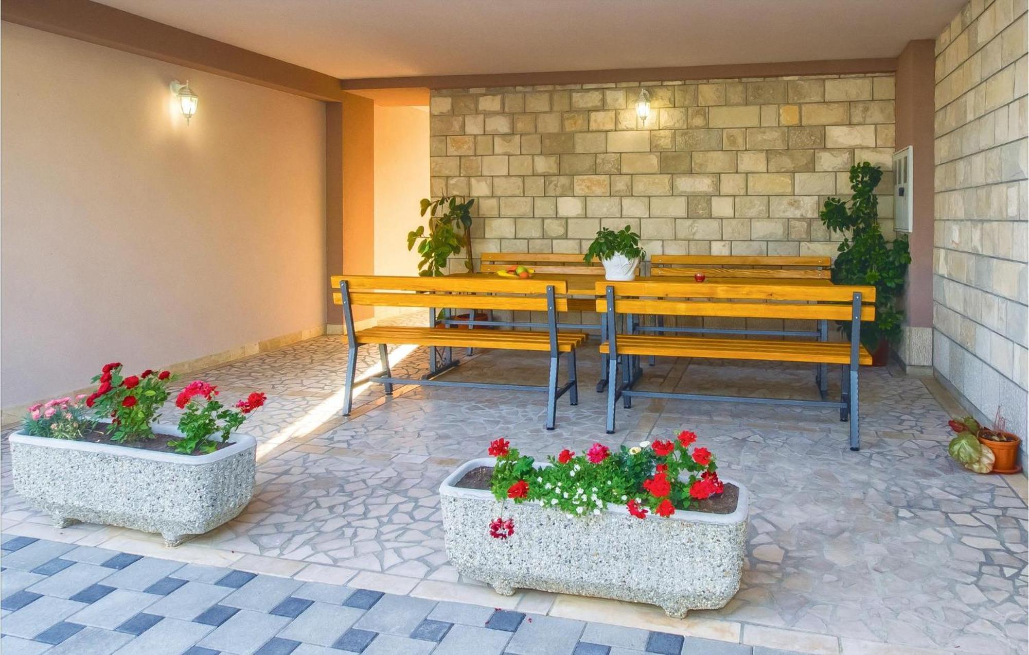 Nice Apartment In Mali Rat With Wifi Sumpetar Exteriör bild